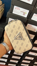 Bolso Guess Beige Monograma Unisex