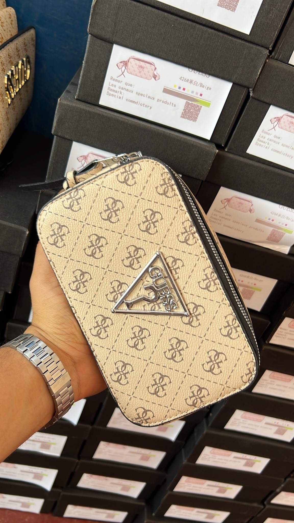 Bolso Guess Beige Monograma Unisex