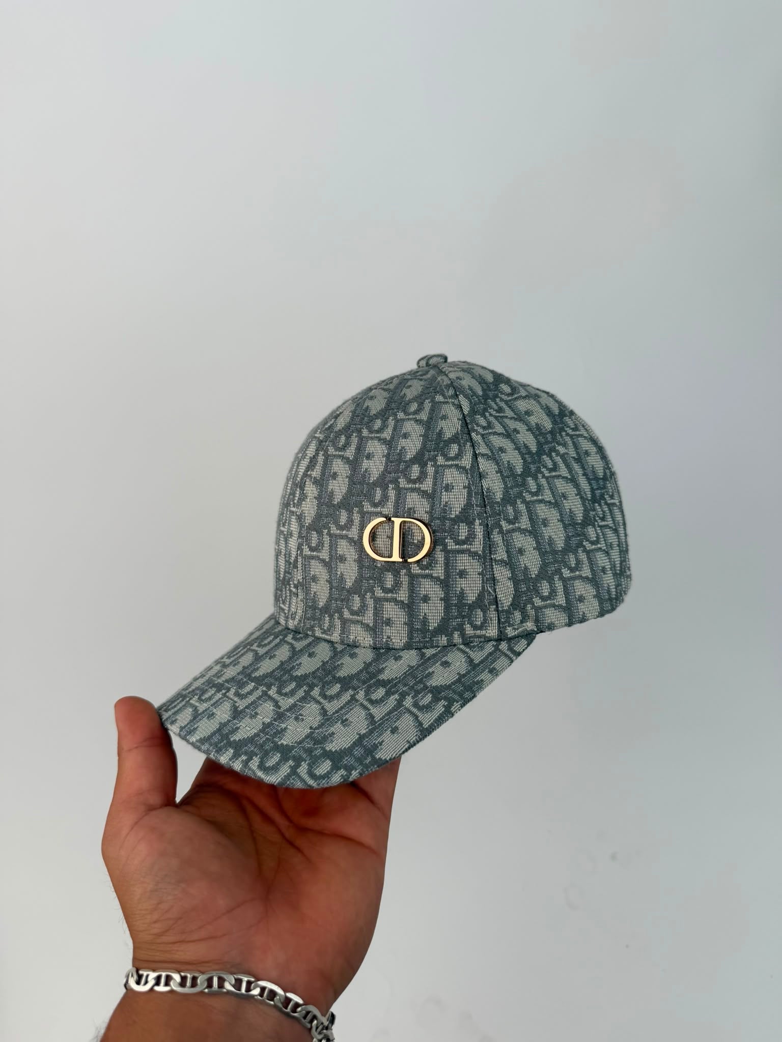 Gorra Dior Oblique Gris CD Dorado